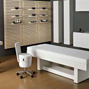 Salón de belleza Salón de belleza equipado con mobiliario profesional