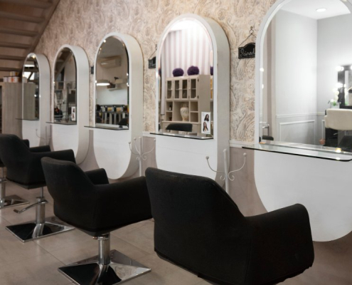 Organización de un salón de belleza con mobiliario eficiente