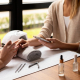 Mesa de manicura profesional para centro de estética