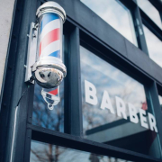 cómo elegir la iluminación perfecta para tu barbería